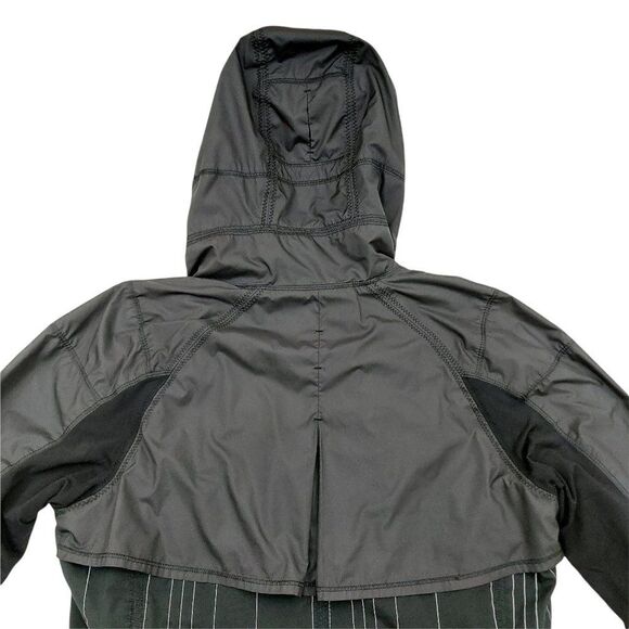 Lululemon Jacket Womens 4 Black Run Get Up And Glow Lightweight Running Outdoor - Picture 7 of 13